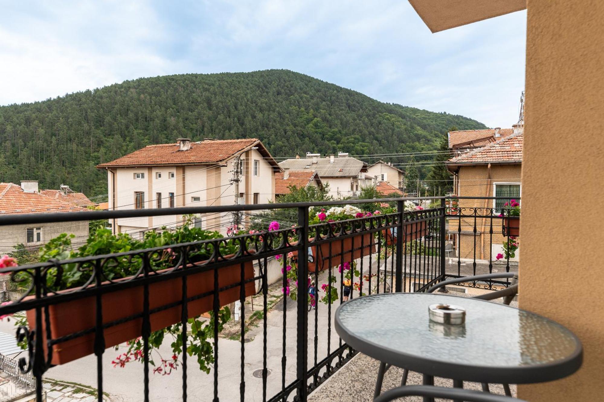 Beluga Guest House Welingrad Exterior foto